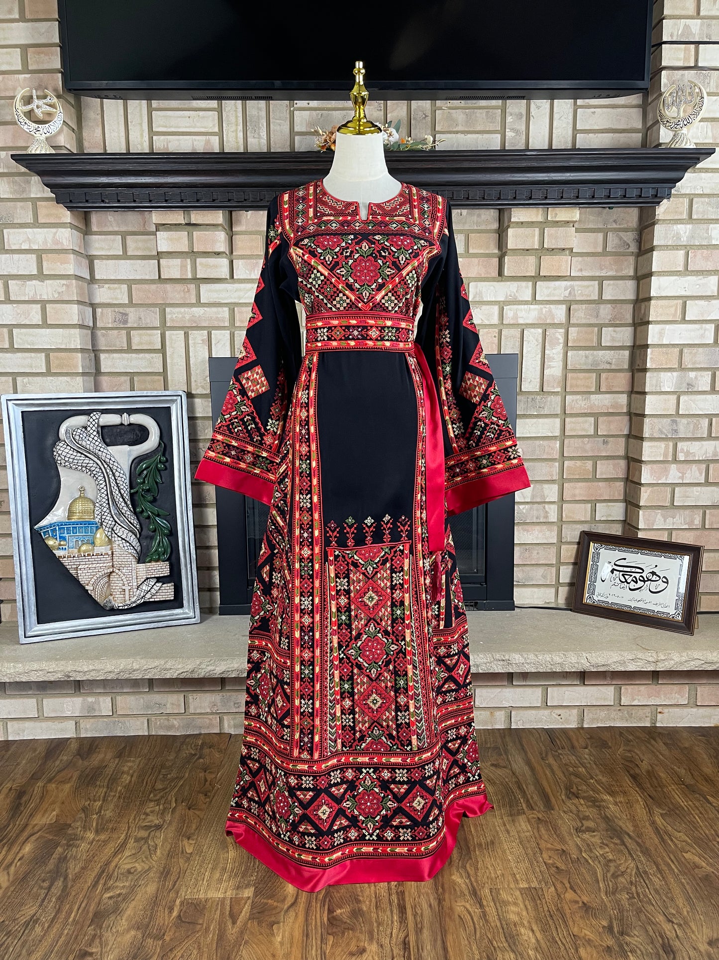 Black/Red Qalqilya Thobe