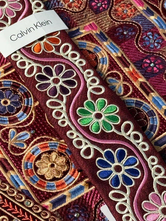 Roses Custom-made Tatreez Men's Tie