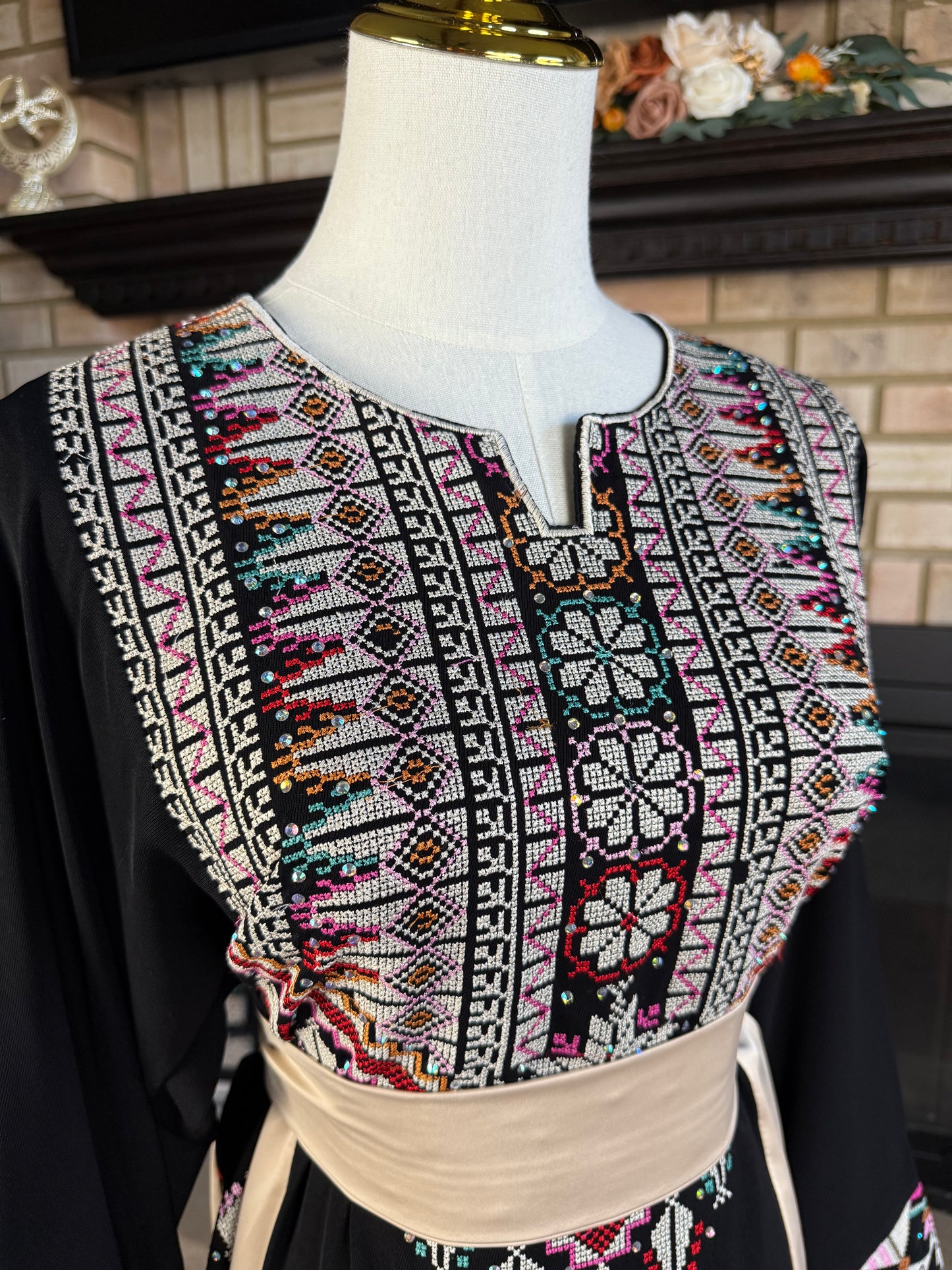 Gold Ein Karem Thobe