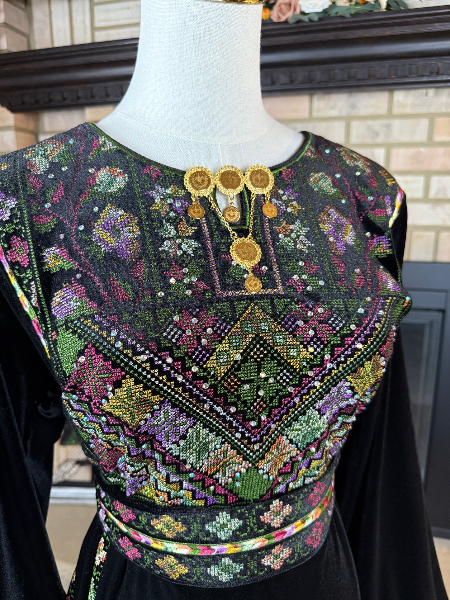 Black Velvet Silwan Thobe